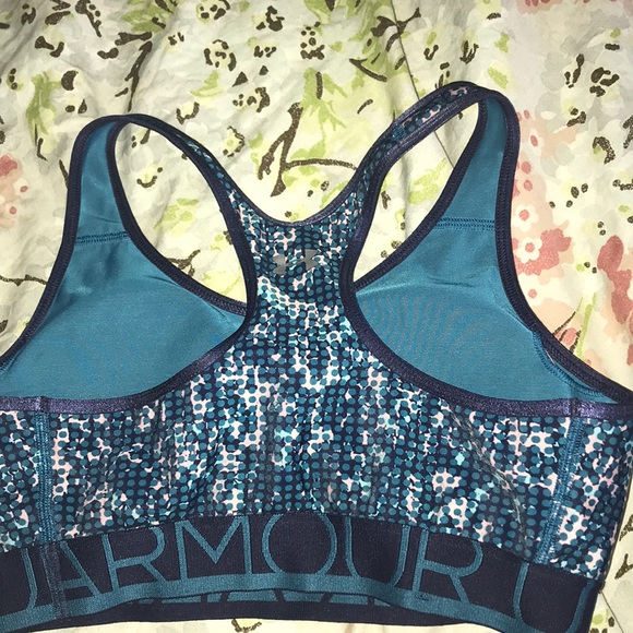 Under armour sports bra - Picture 3 of 3